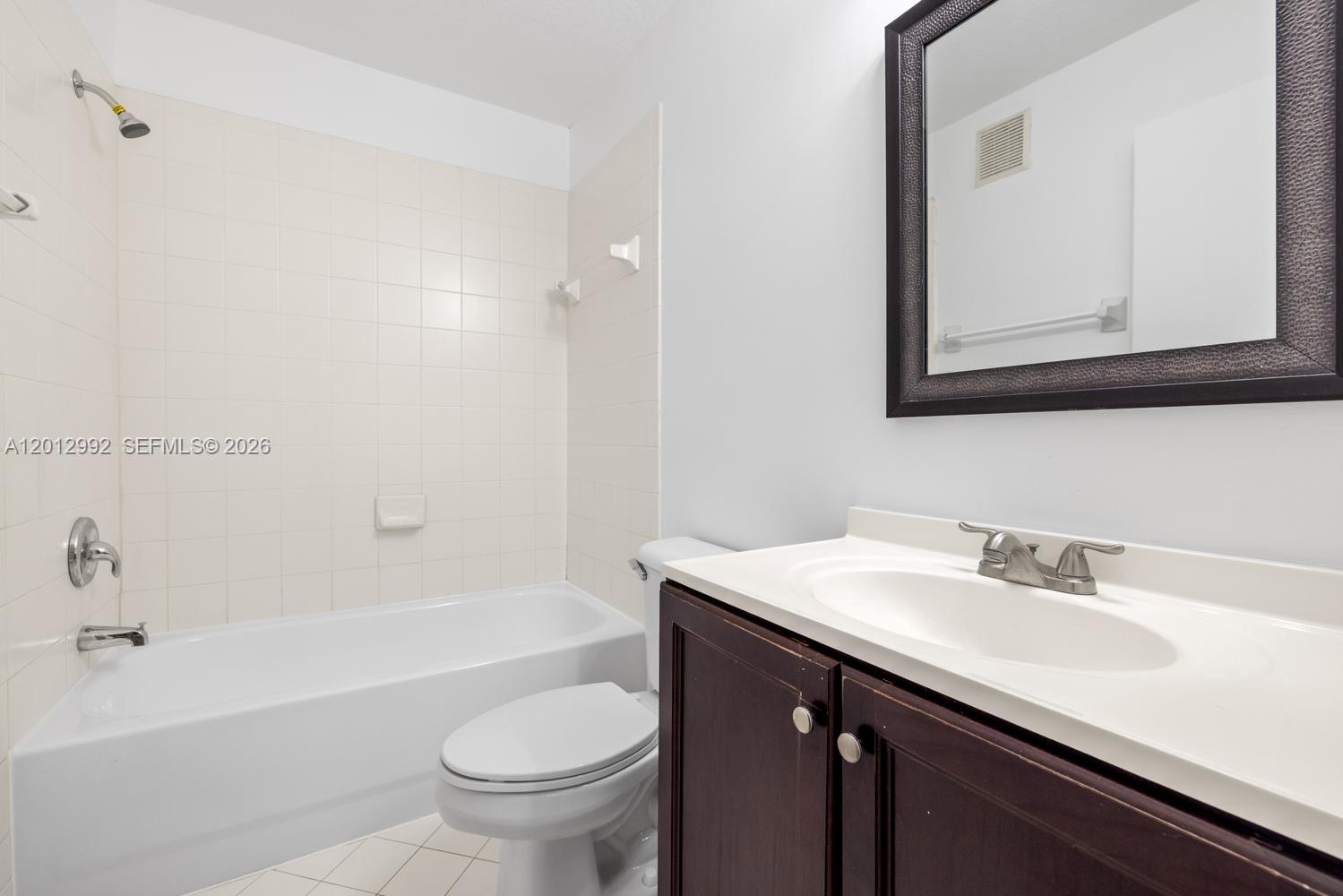 1320 Se 31st Court 204-37 Property Photo 16