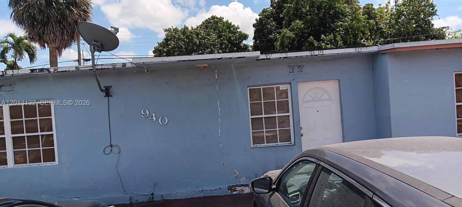 940 E 9th Place Property Photo 1