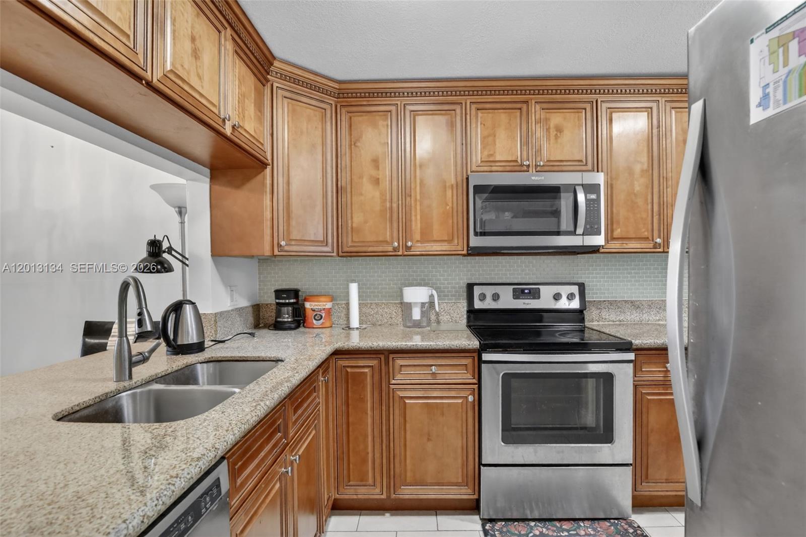 9330 Lagoon Place 307 Property Photo 7