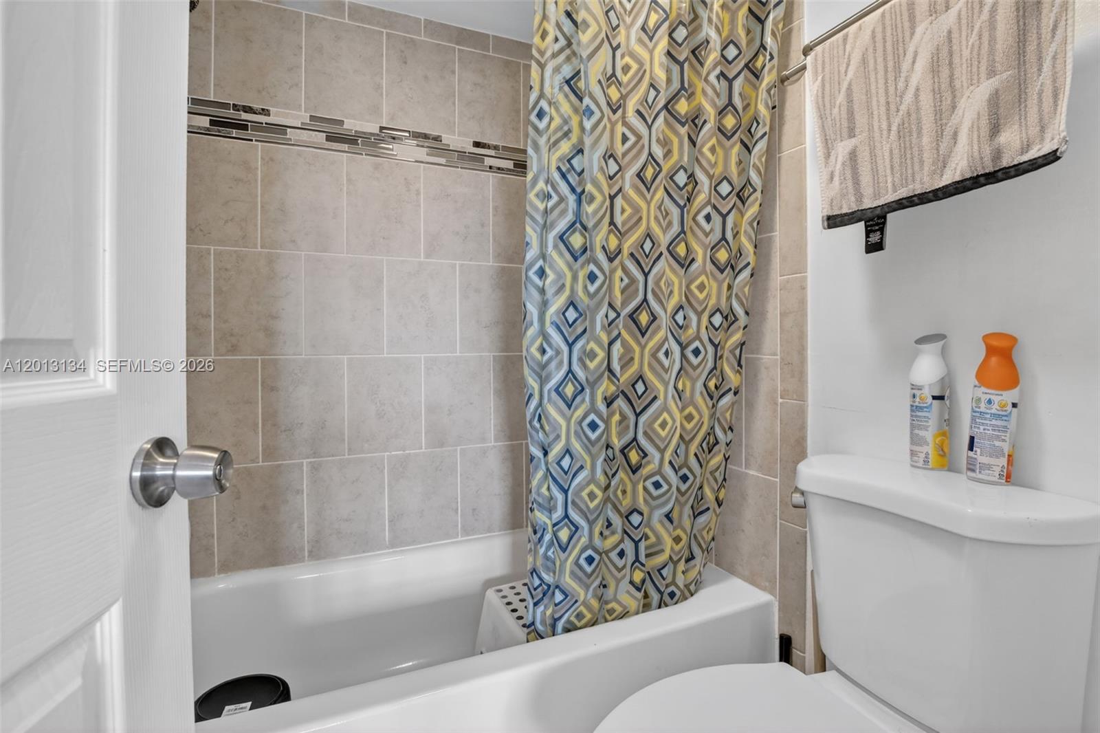 9330 Lagoon Place 307 Property Photo 22