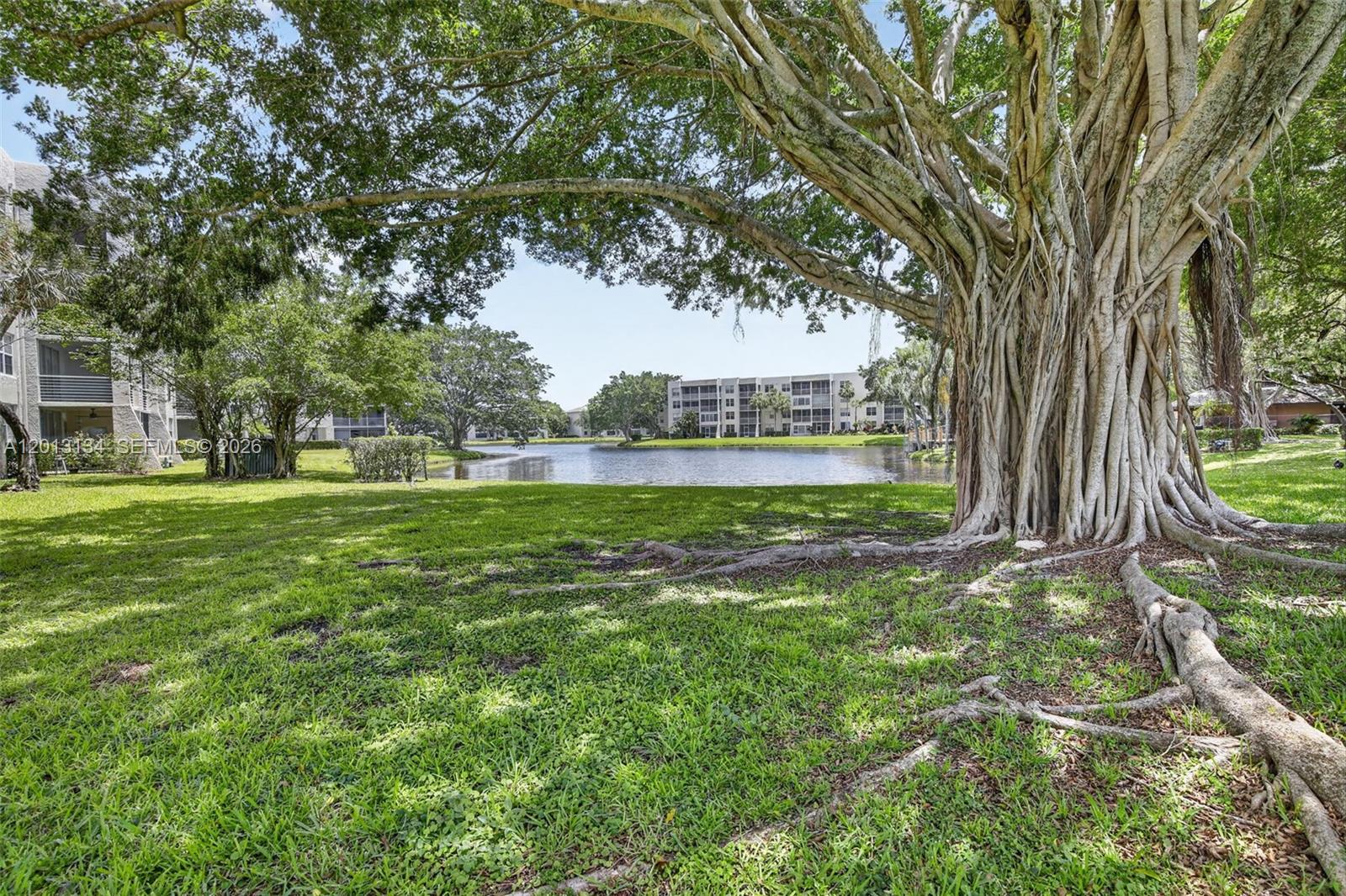 9330 Lagoon Place 307 Property Photo 30