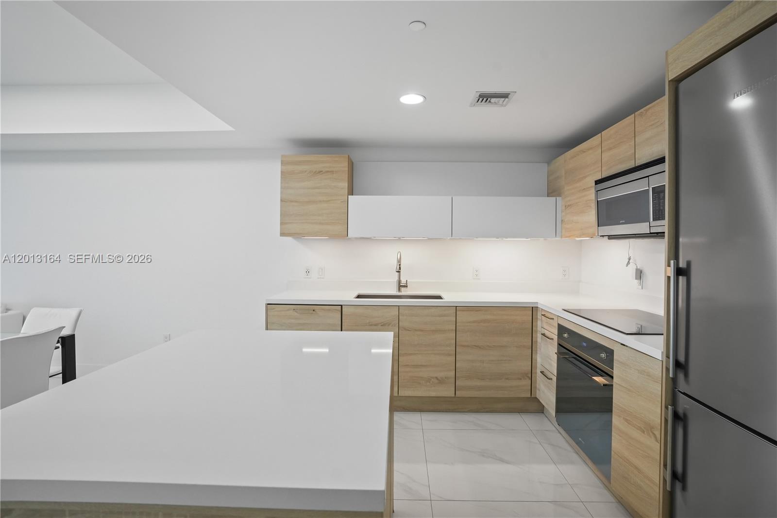 16385 Biscayne Boulevard 1402 Property Photo 9