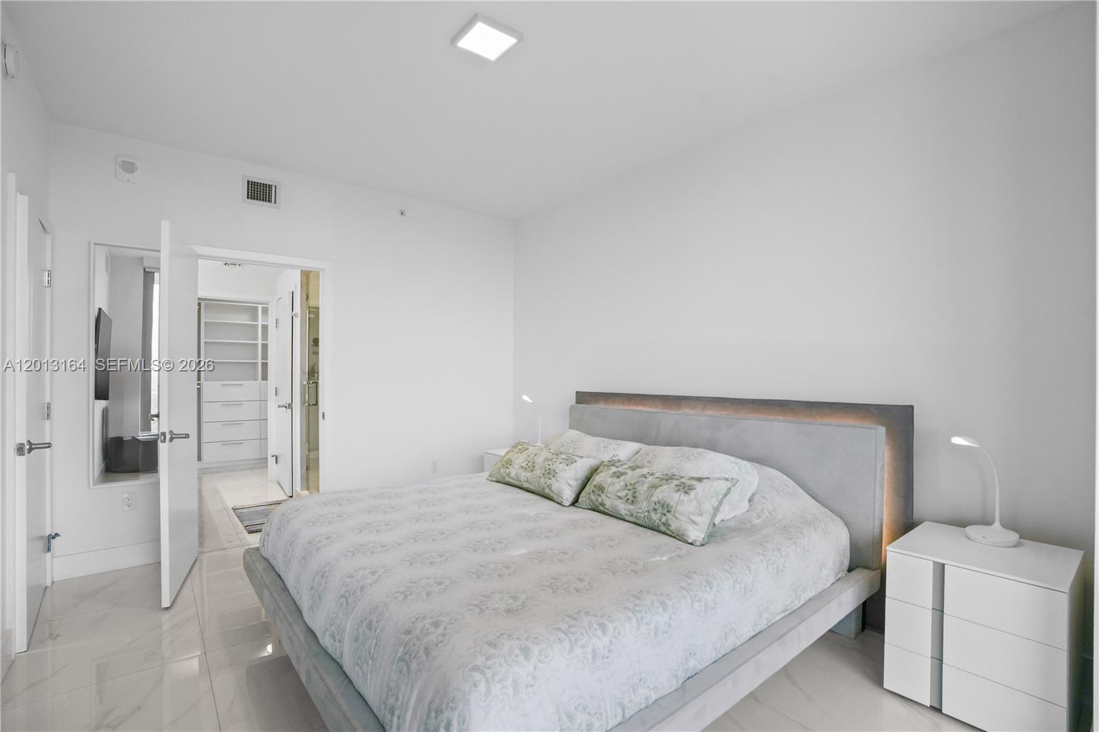 16385 Biscayne Boulevard 1402 Property Photo 13