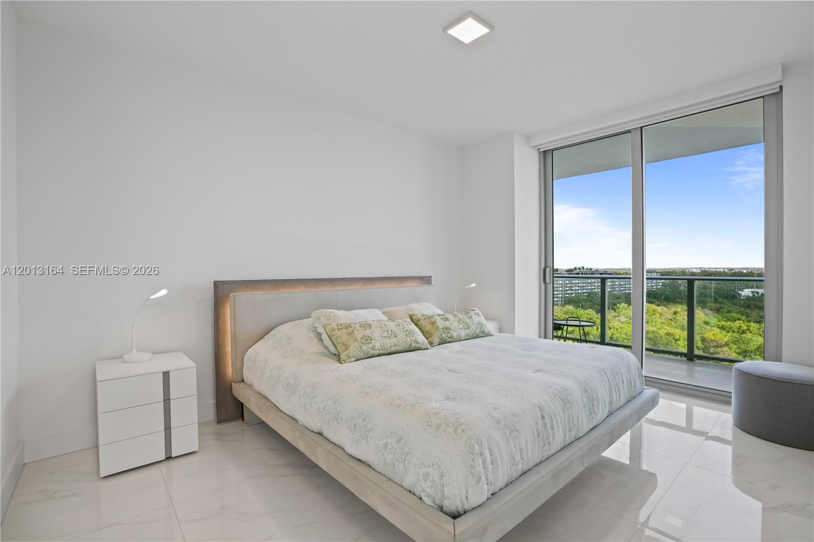 16385 Biscayne Boulevard 1402 Property Photo 14