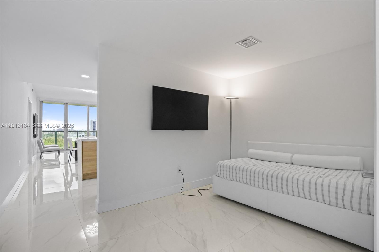 16385 Biscayne Boulevard 1402 Property Photo 21