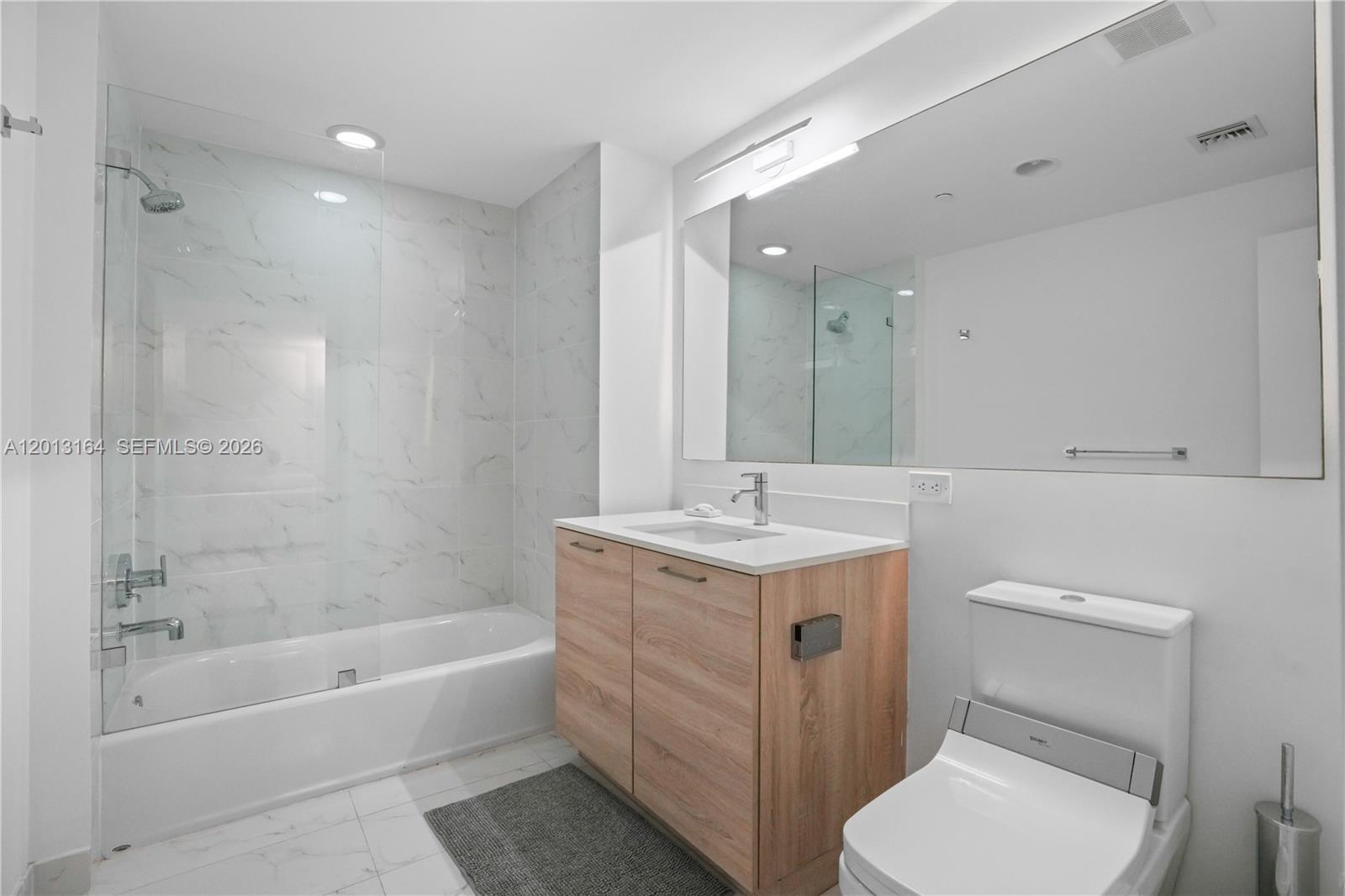 16385 Biscayne Boulevard 1402 Property Photo 23