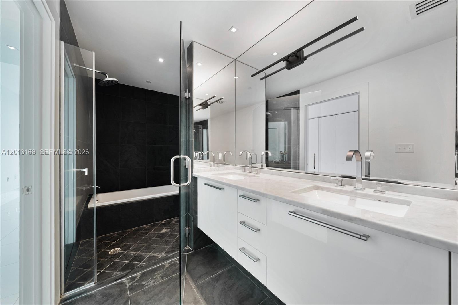 900 Biscayne Boulevard 4006 Property Photo 7