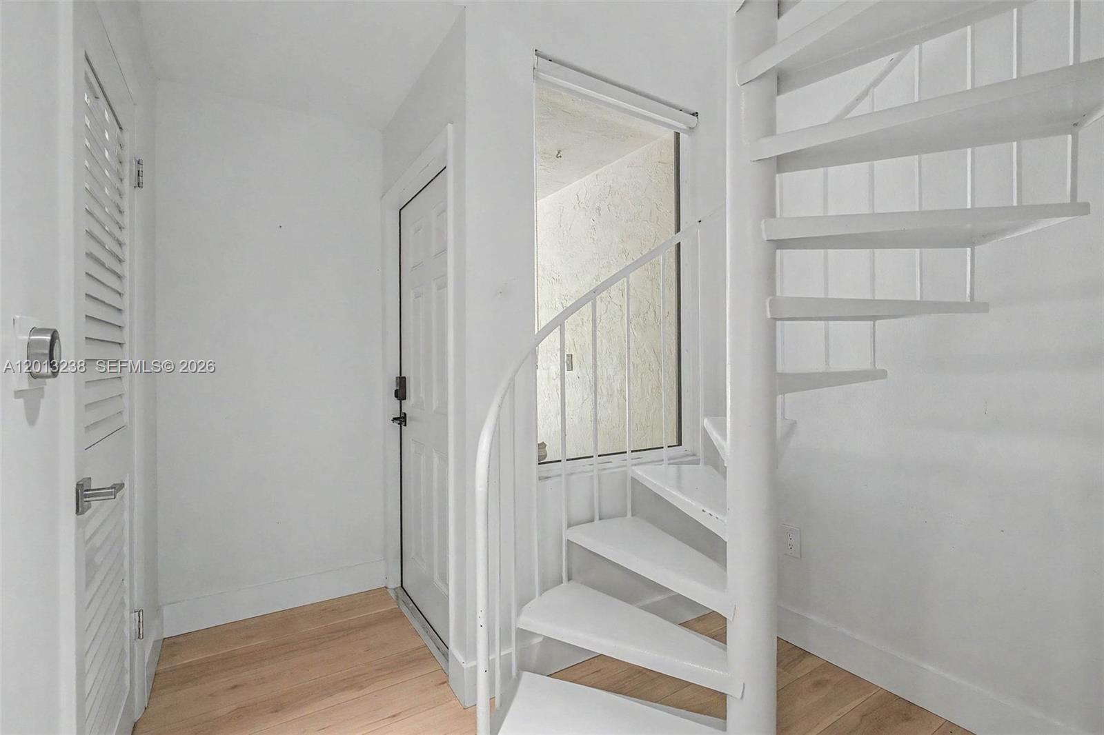 2984 Mary Street Property Photo 10