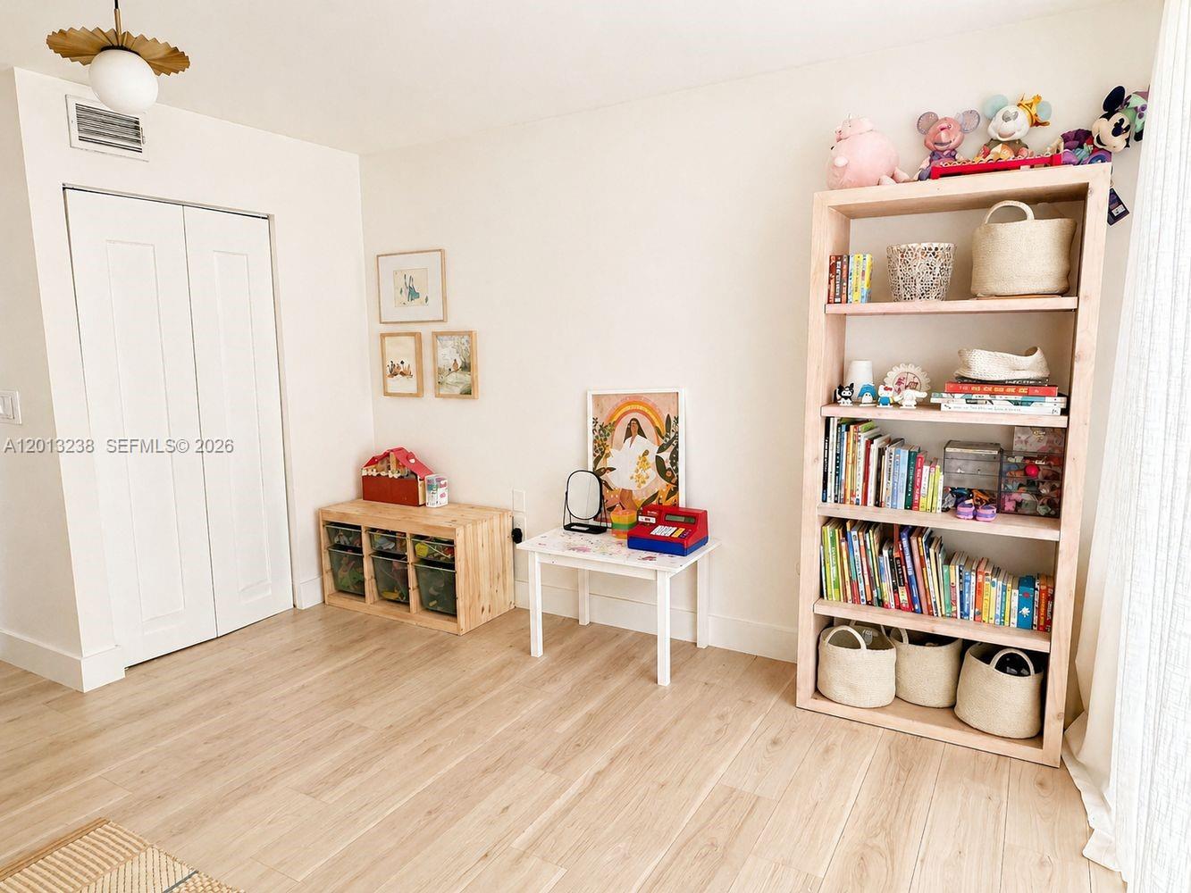 2984 Mary Street Property Photo 15