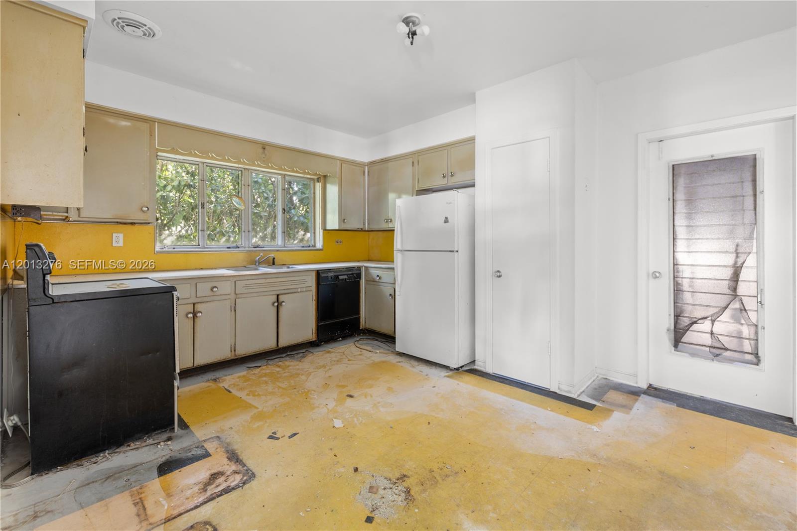 427 Grand Concourse Property Photo 14