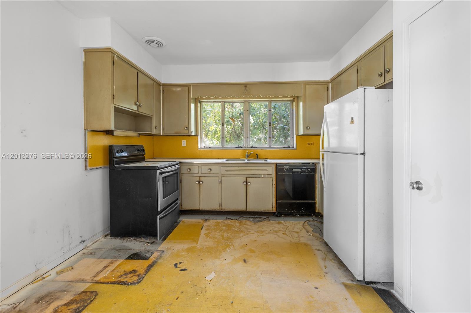 427 Grand Concourse Property Photo 16