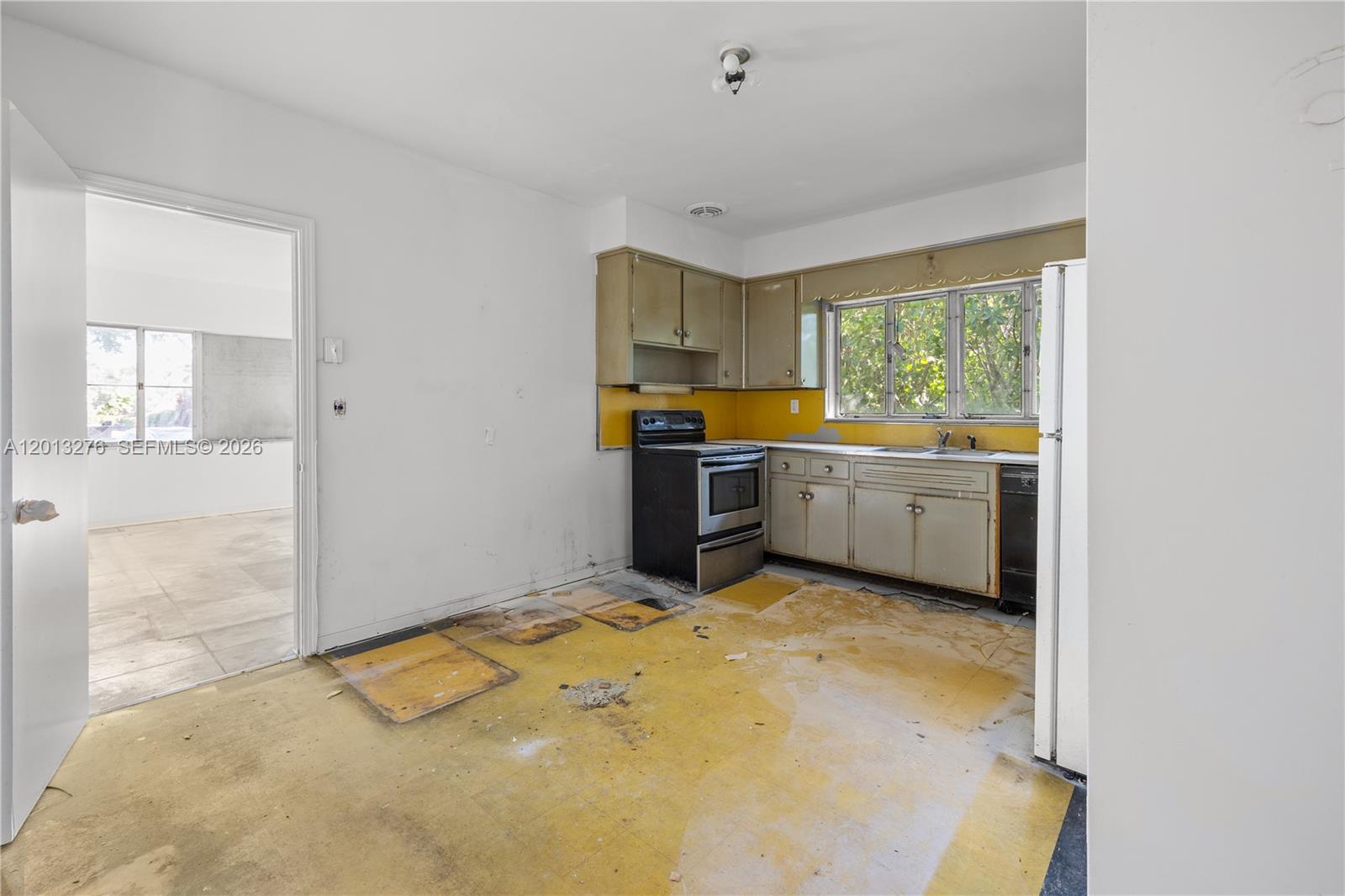427 Grand Concourse Property Photo 17