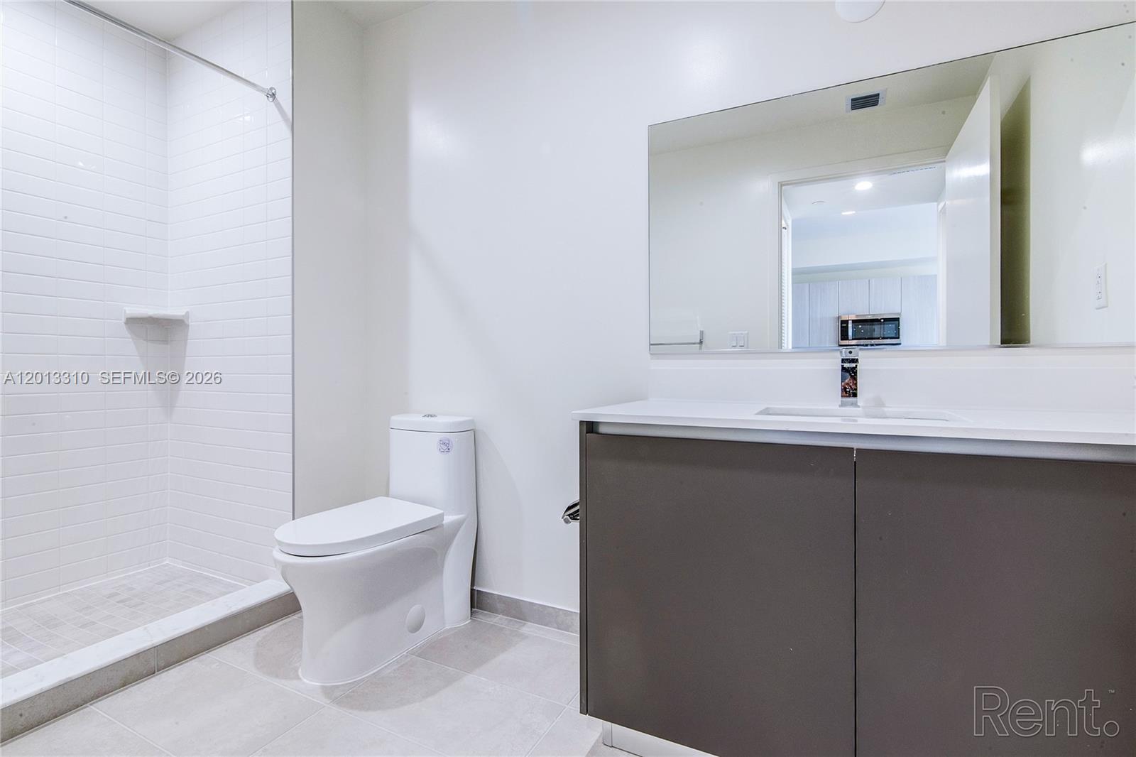 3801 N Dixie Highway 404 Property Photo 11