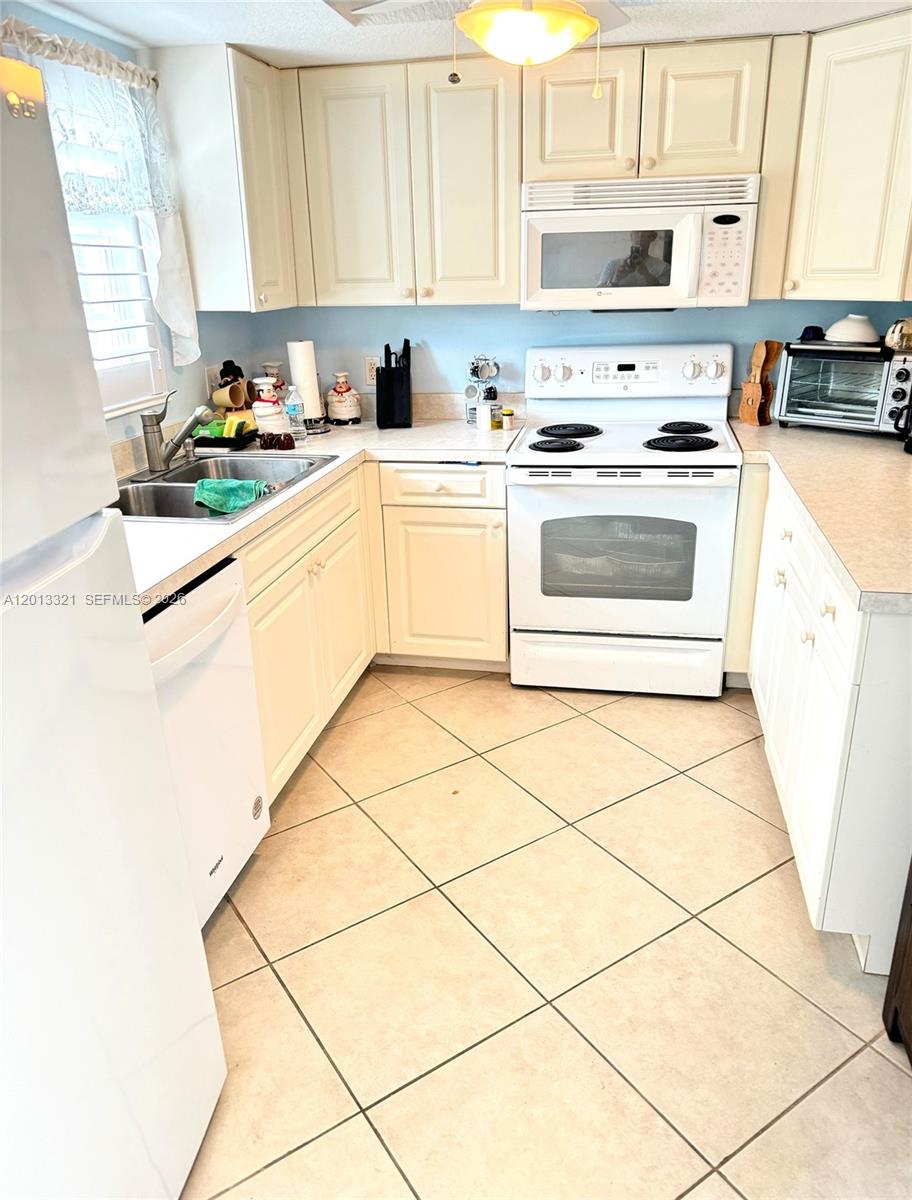 2950 Se Ocean Boulevard 555 Property Photo 16