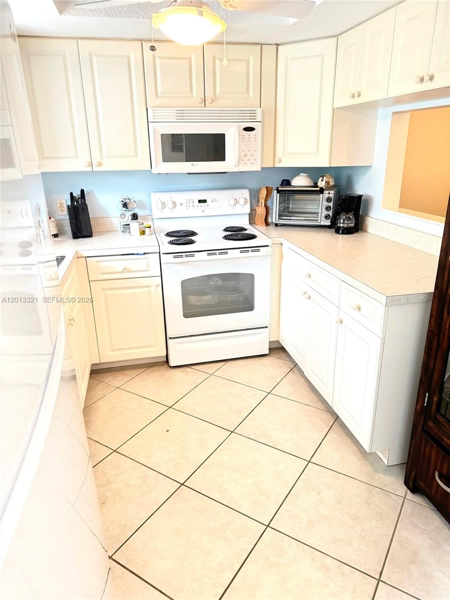 2950 Se Ocean Boulevard 555 Property Photo 17