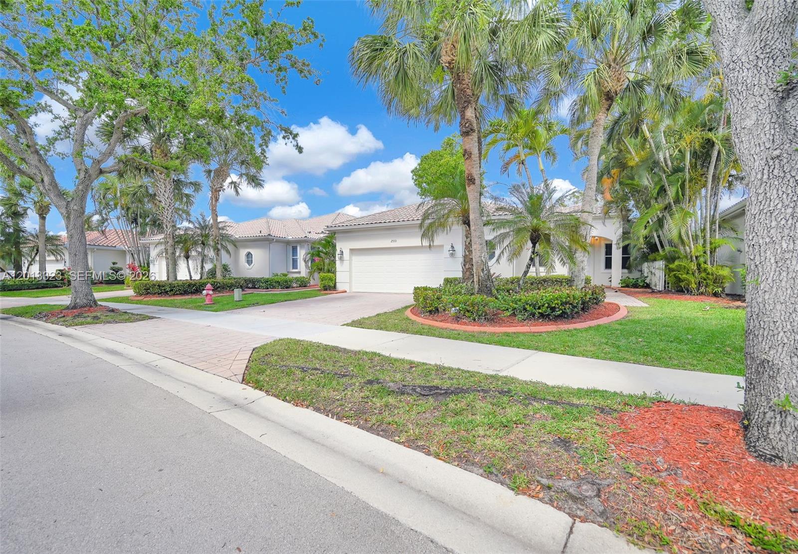 2553 Bay Pointe Drive Property Photo 1