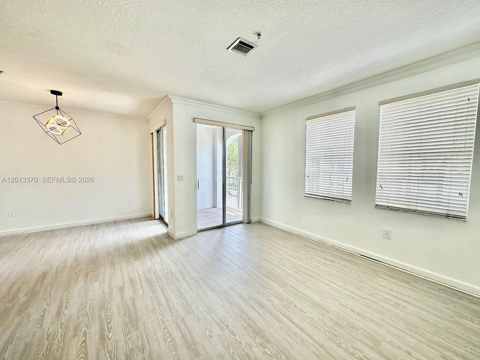4371 Sw 160th Avenue 203 Property Photo 6