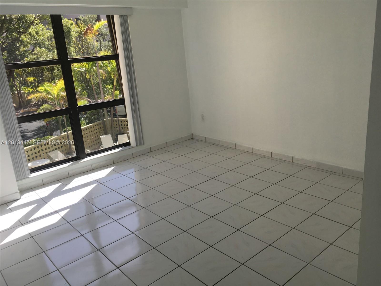 77 Crandon Boulevard 2e Property Photo 11