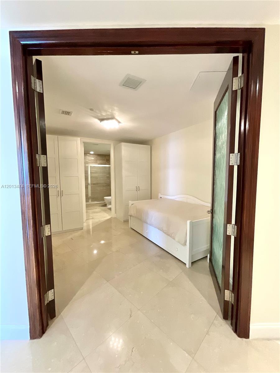 16001 Collins Avenue 703 Property Photo 21