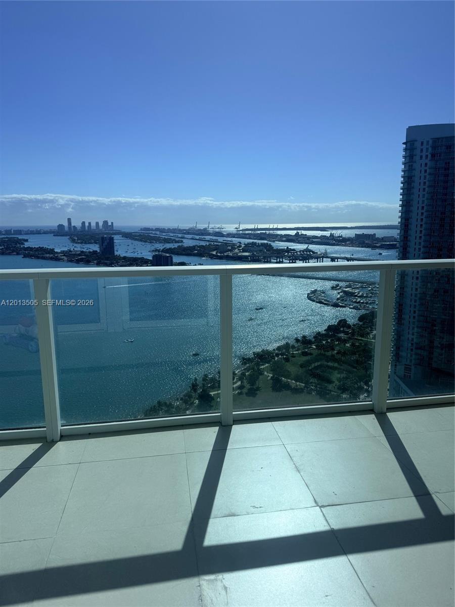 2020 N Bayshore Drive 3804 Property Photo 1