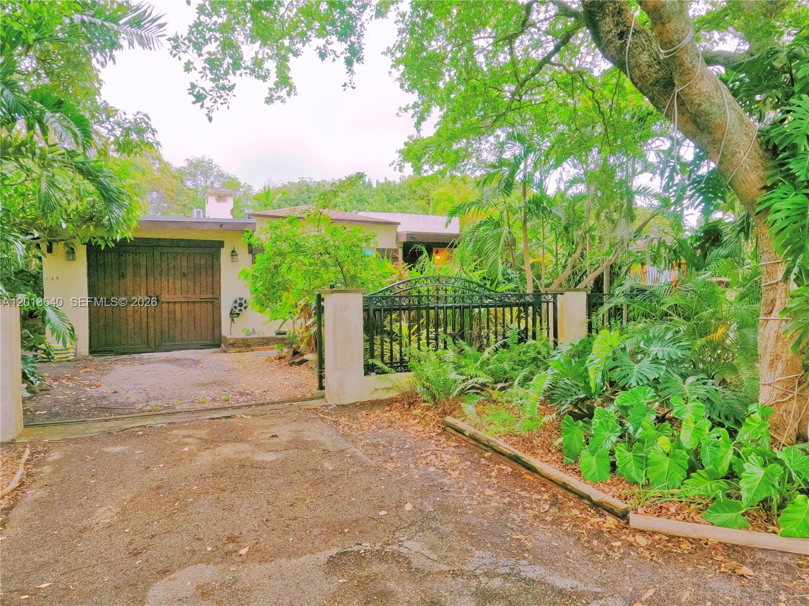 A12013640 Property Photo 4