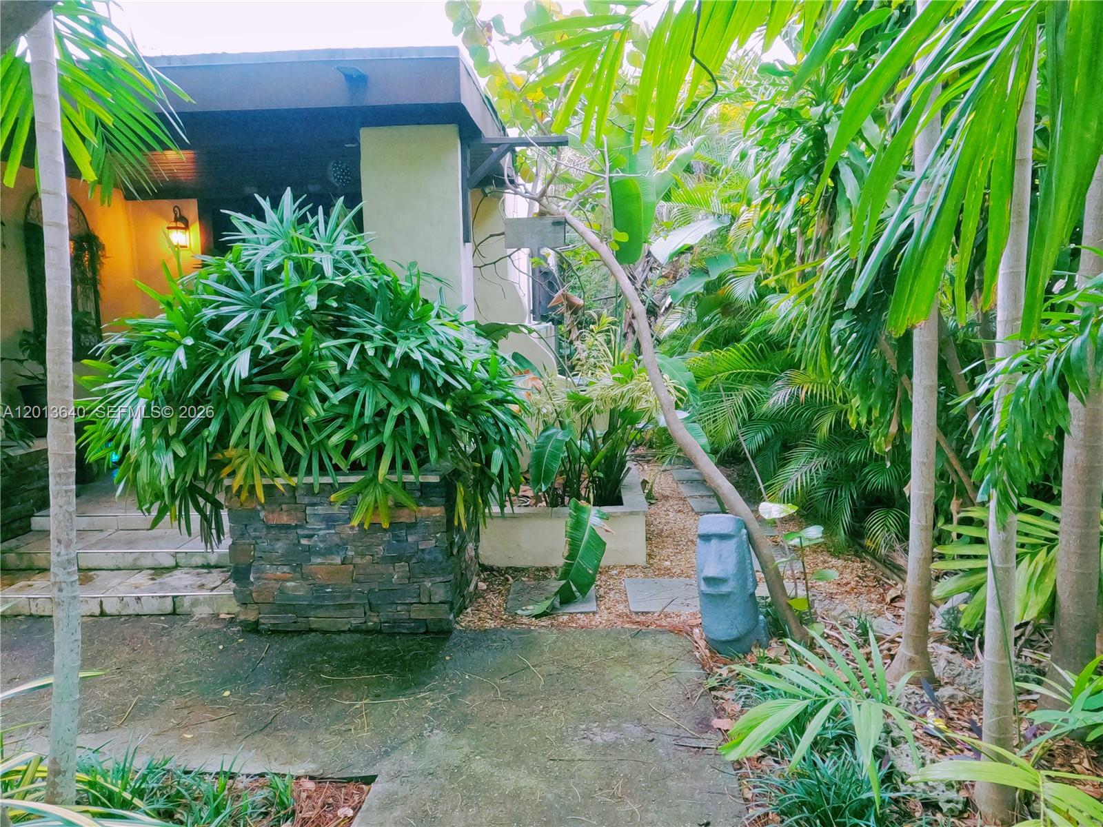 A12013640 Property Photo 8
