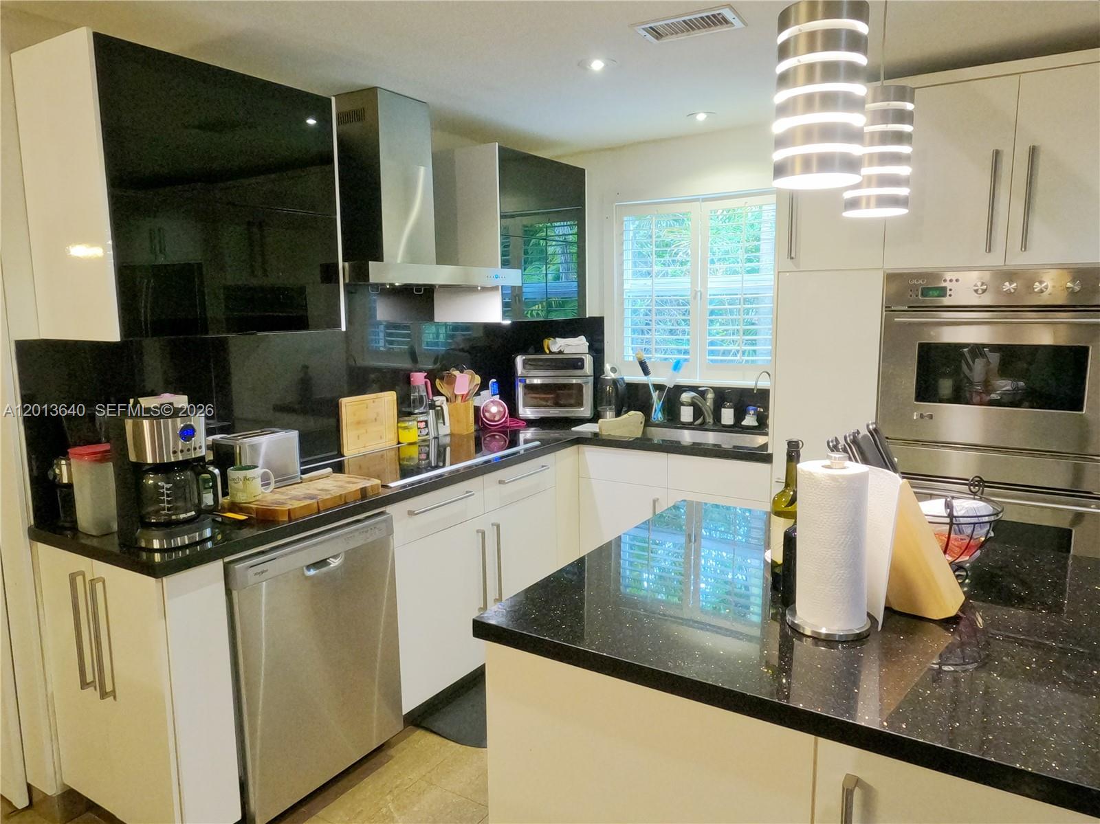 A12013640 Property Photo 11