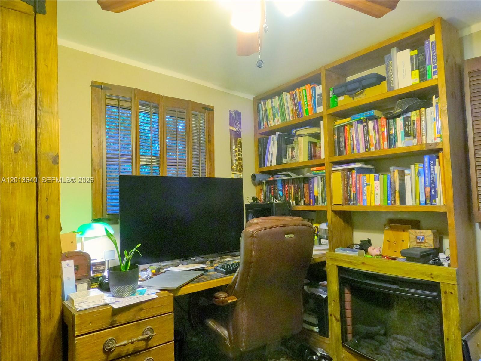 A12013640 Property Photo 23