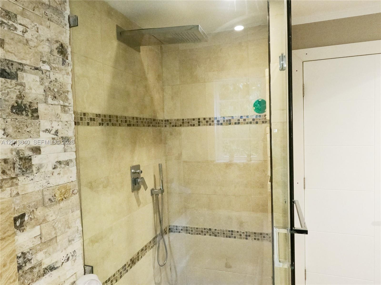 A12013640 Property Photo 28
