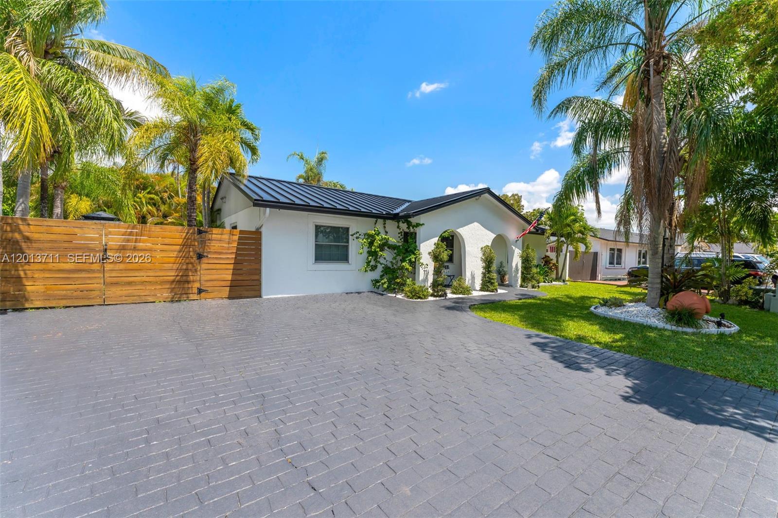 6651 Sw 148th Court Property Photo 8