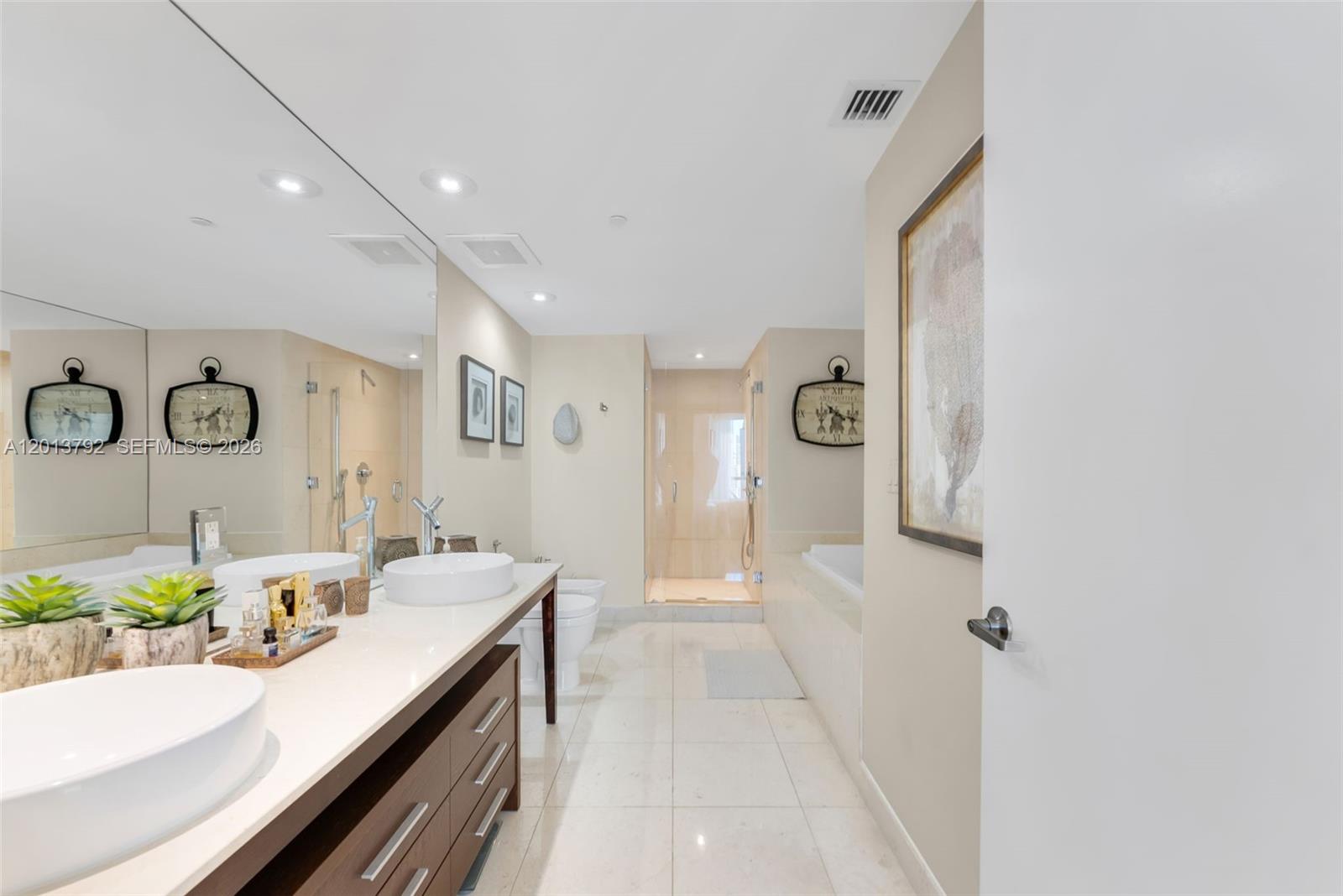 475 Brickell Avenue 3515 Property Photo 12