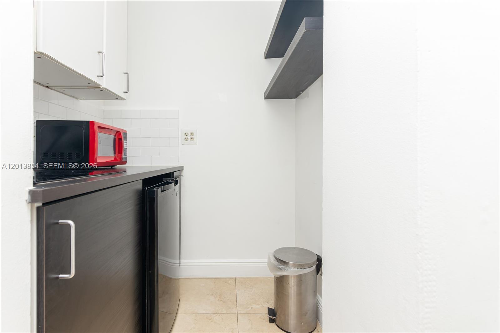 5445 Collins Avenue 627 Property Photo 23