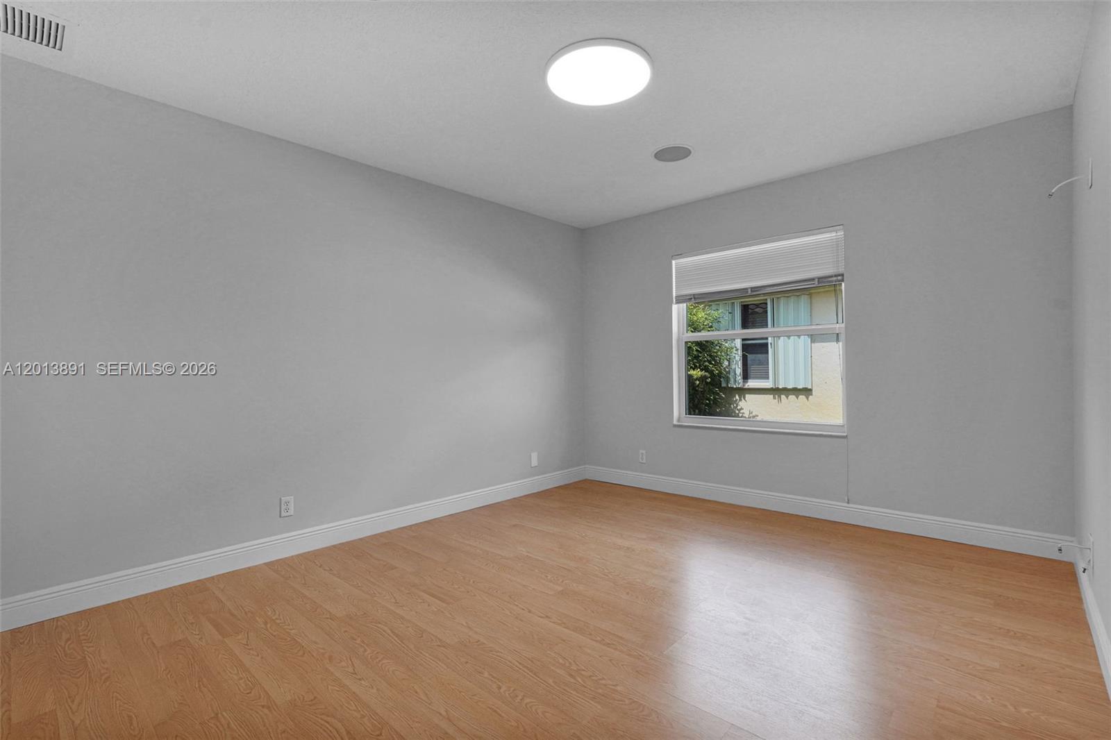 2715 Edgewater Court Property Photo 42