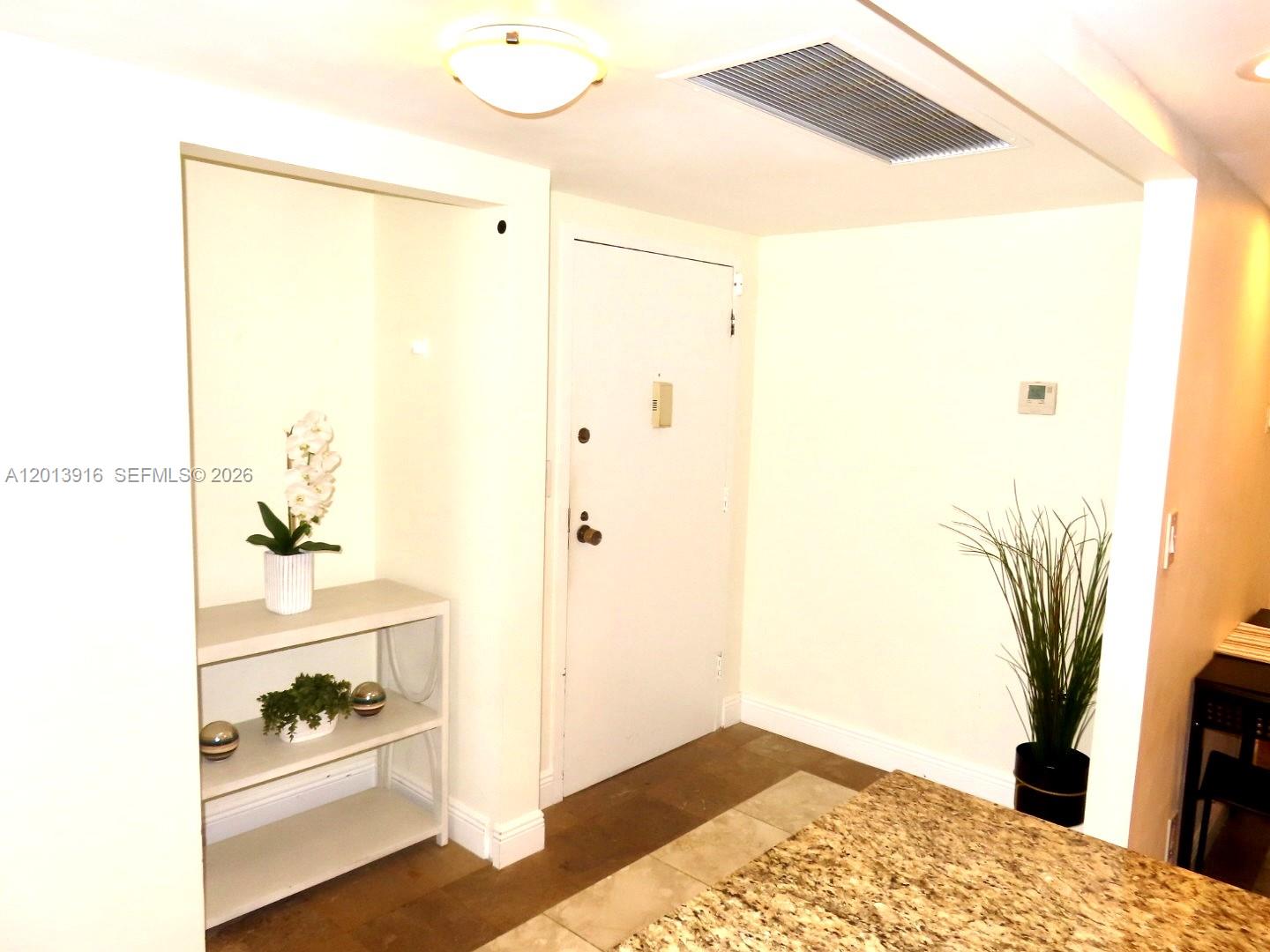 2500 Parkview Drive 2114 Property Photo 4