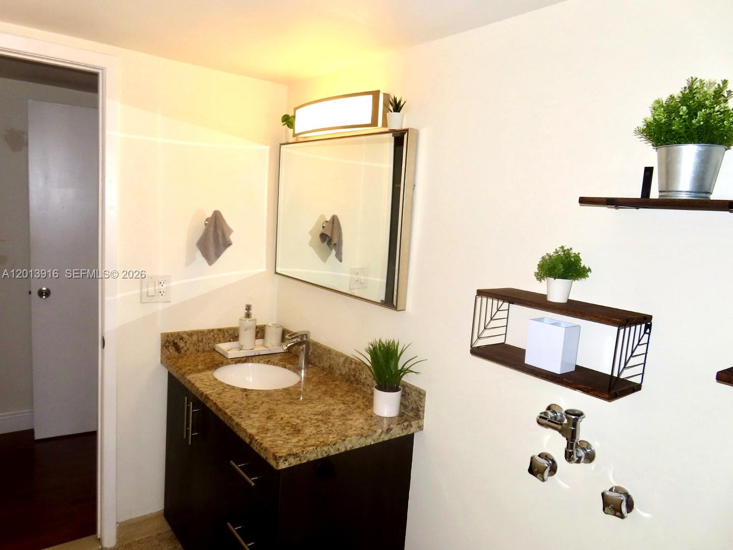 2500 Parkview Drive 2114 Property Photo 16