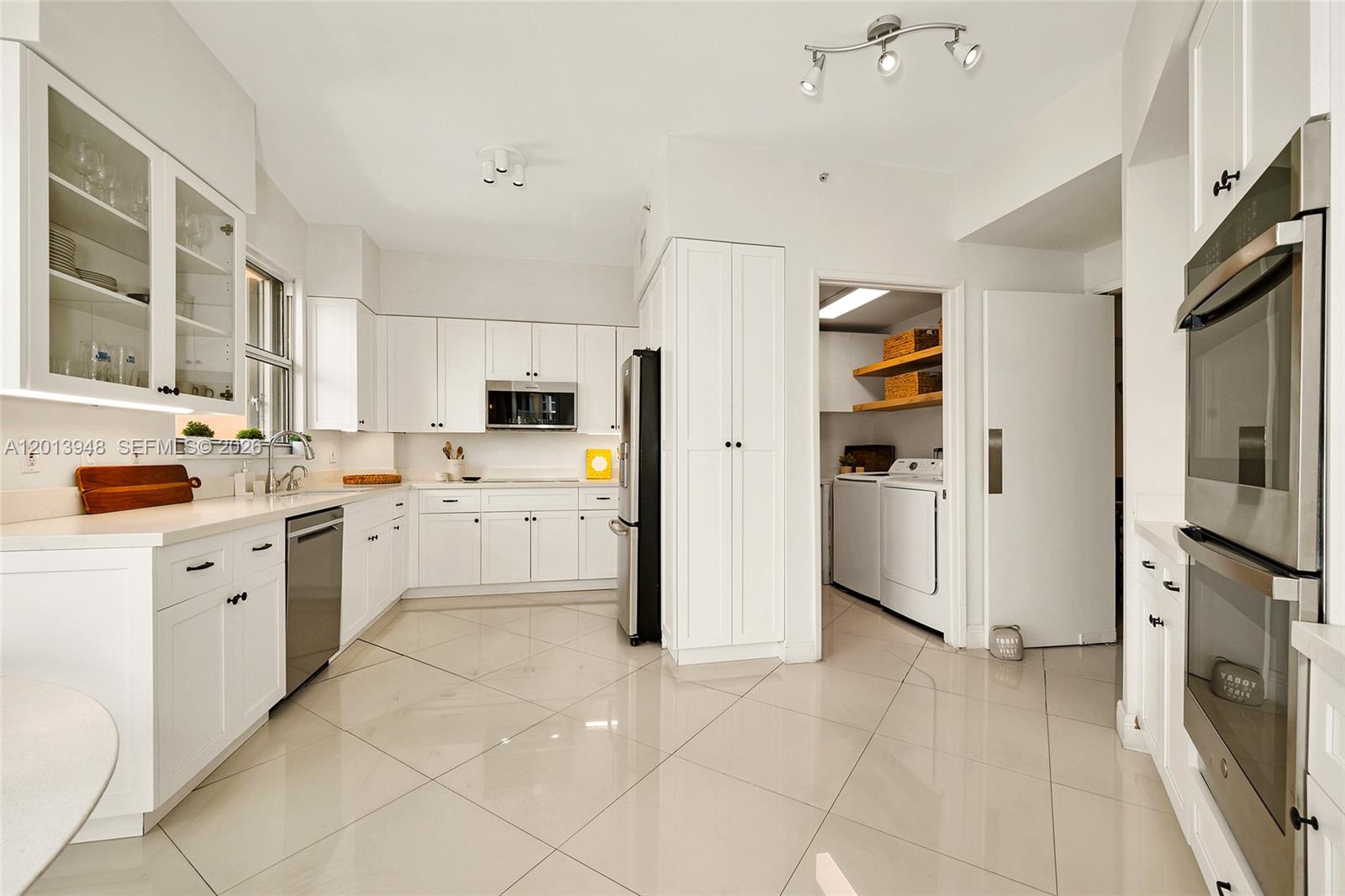 733 Crandon Boulevard 406 Property Photo 8
