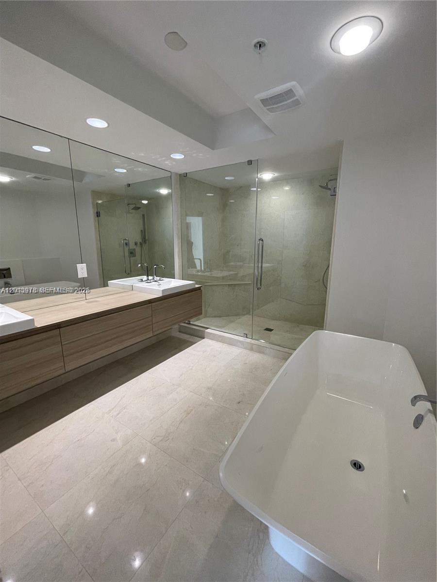 A12013978 Property Photo 17