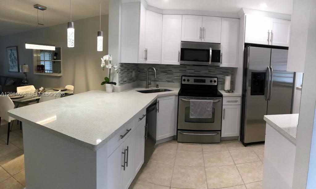 A12014006 Property Photo 15