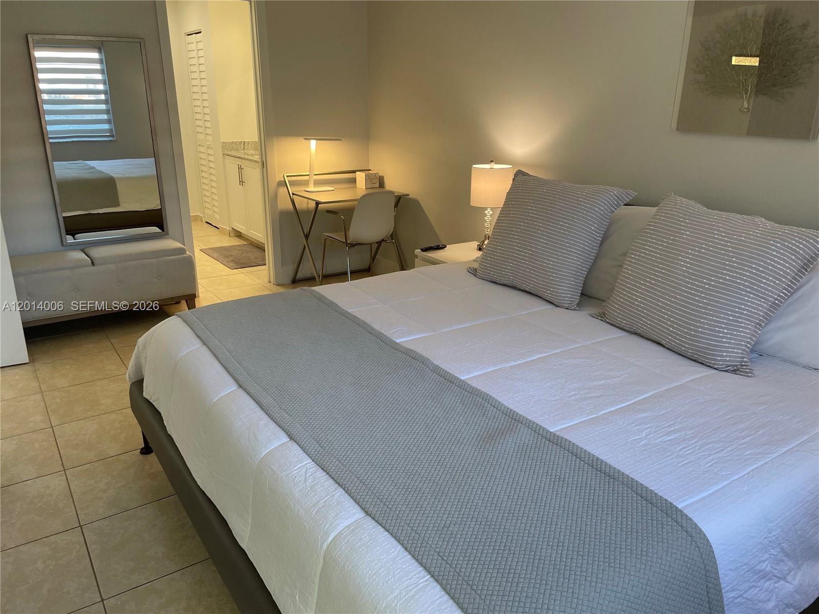 A12014006 Property Photo 34