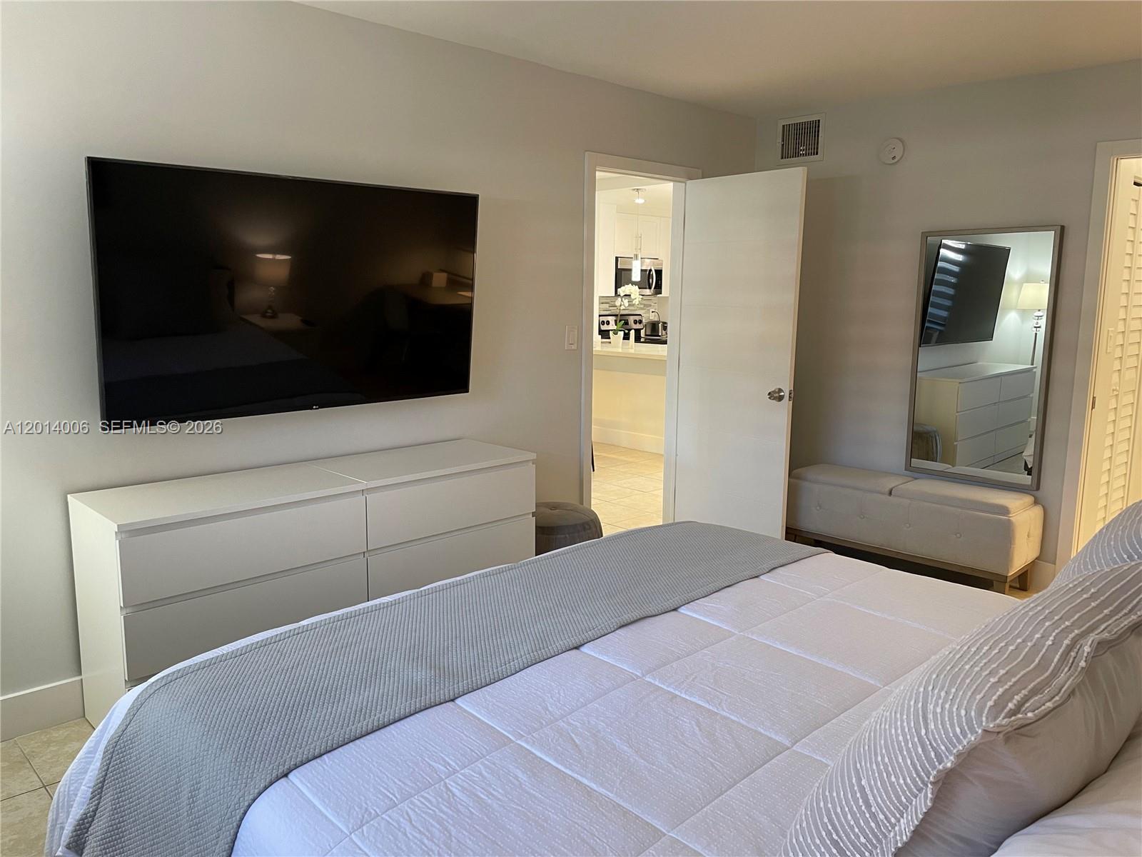 A12014006 Property Photo 35
