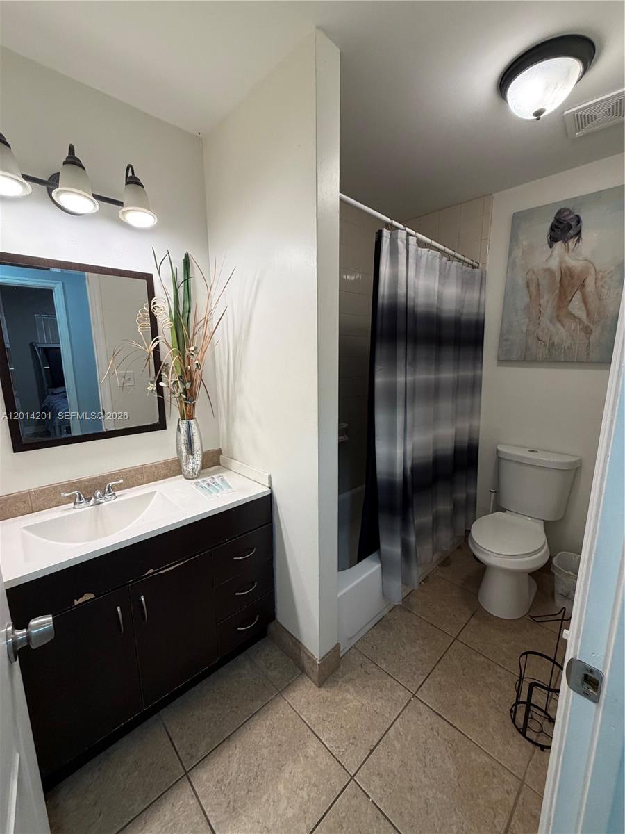 1410 Nw 199th Street Property Photo 6