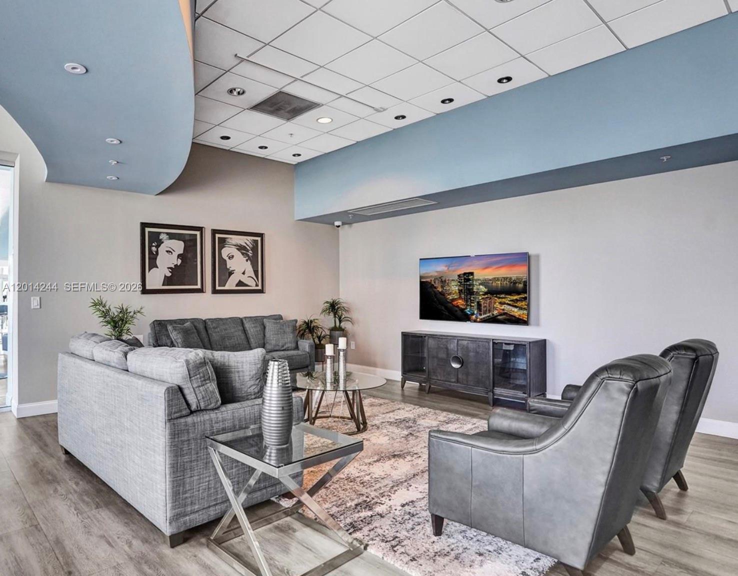 300 S Biscayne Boulevard L-l32 Property Photo 18