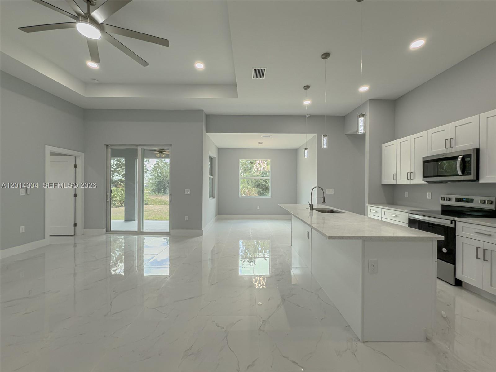 A12014304 Property Photo 2
