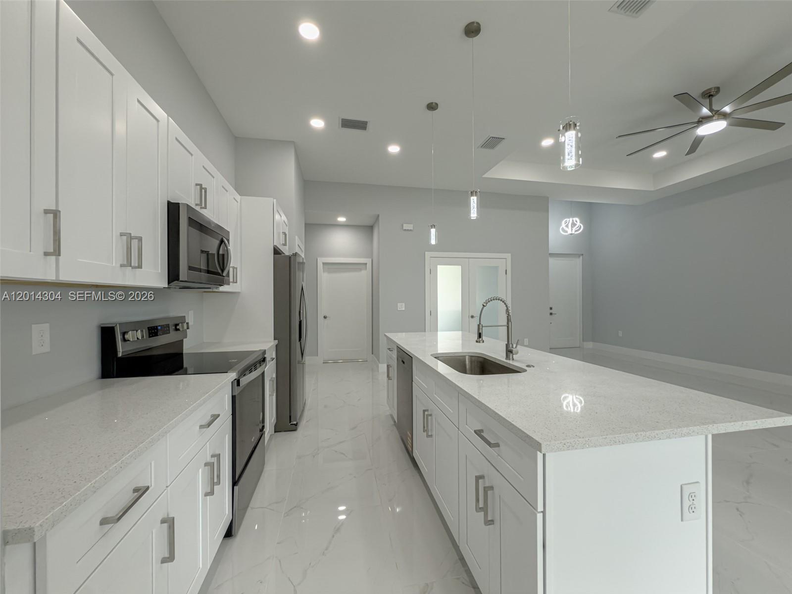 A12014304 Property Photo 6