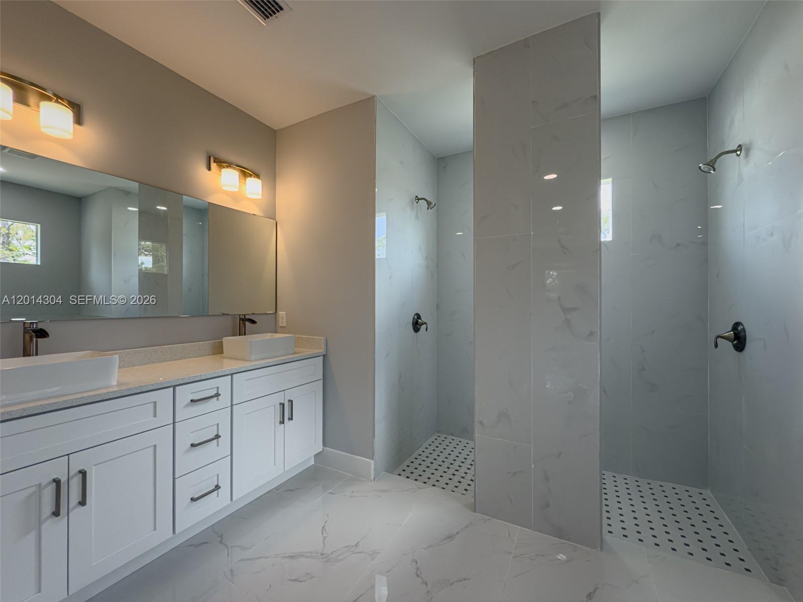 A12014304 Property Photo 15