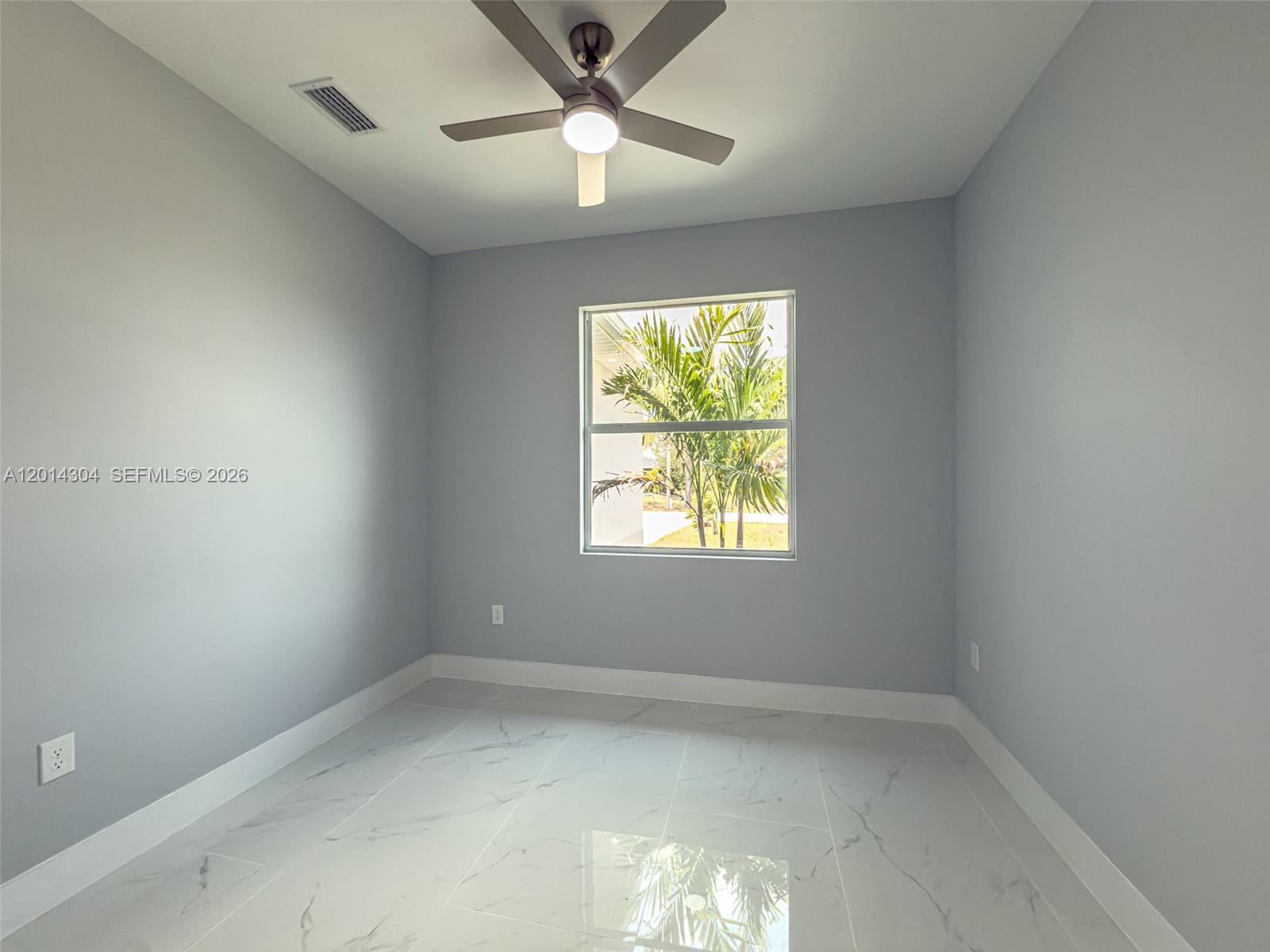 A12014304 Property Photo 24