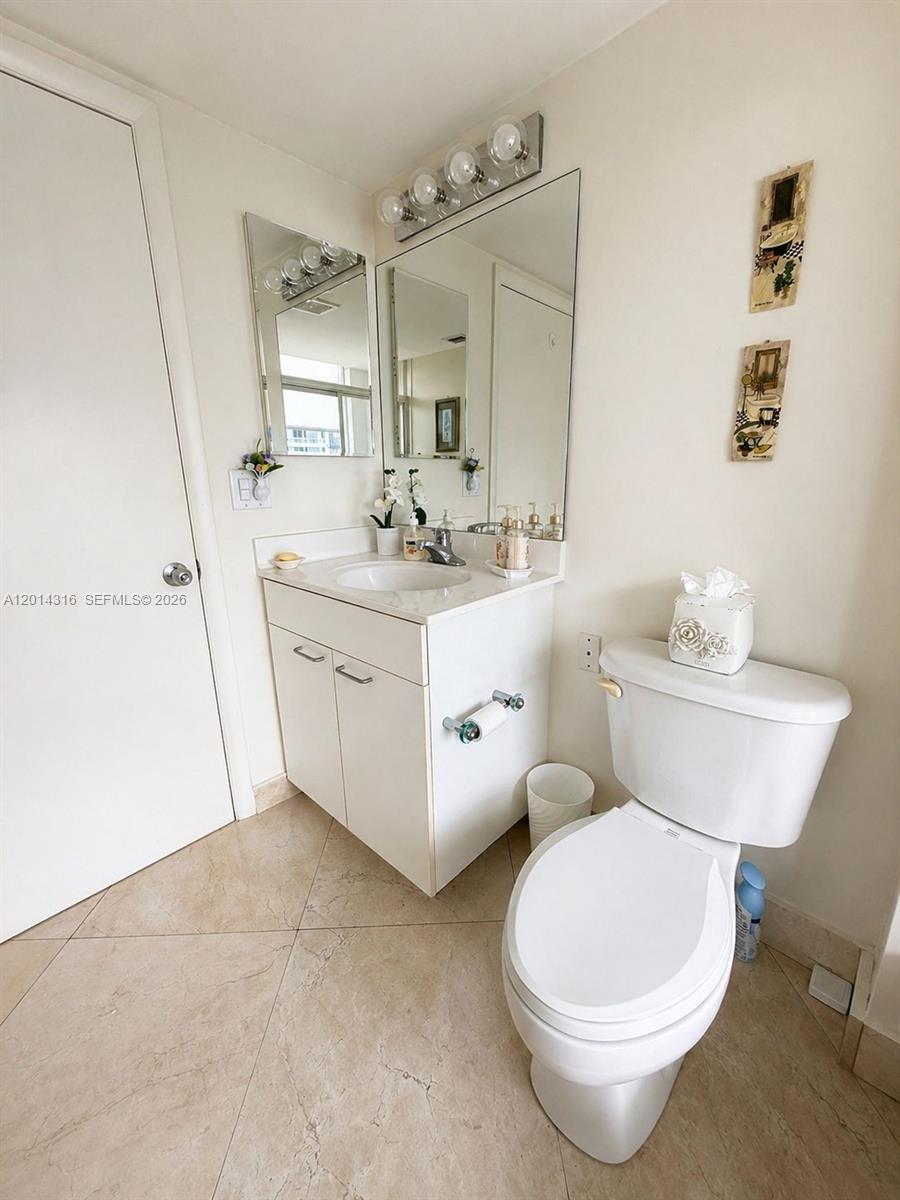 21055 Yacht Club Drive 2403 Property Photo 21