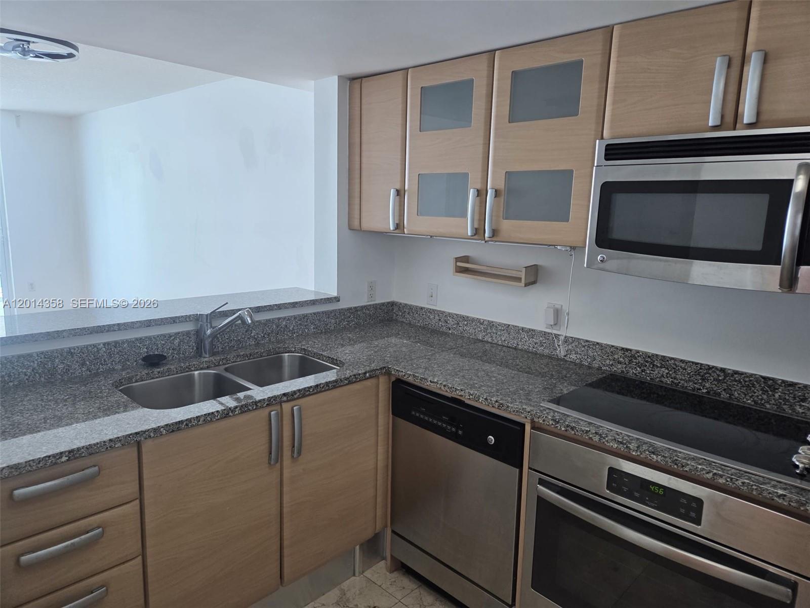2101 Brickell Avenue 1808 Property Photo 5