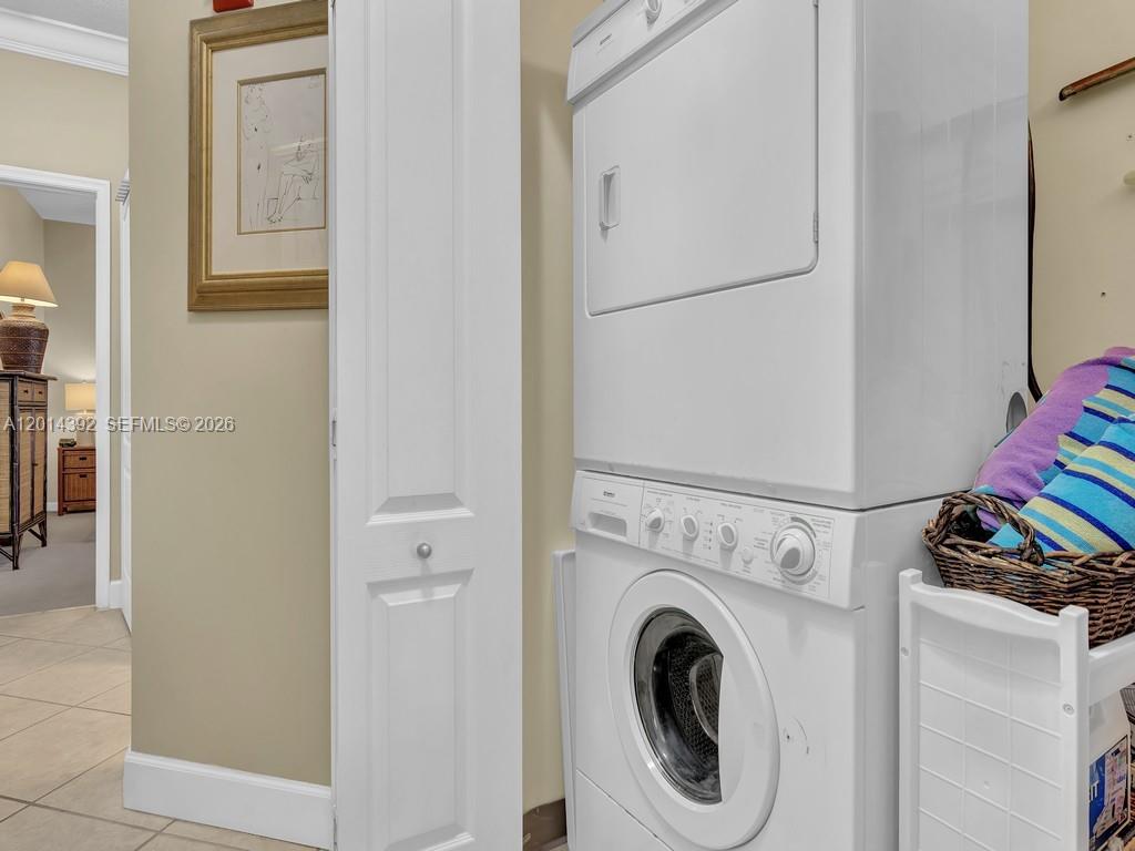 5035 Fairways Circle 305 Property Photo 8