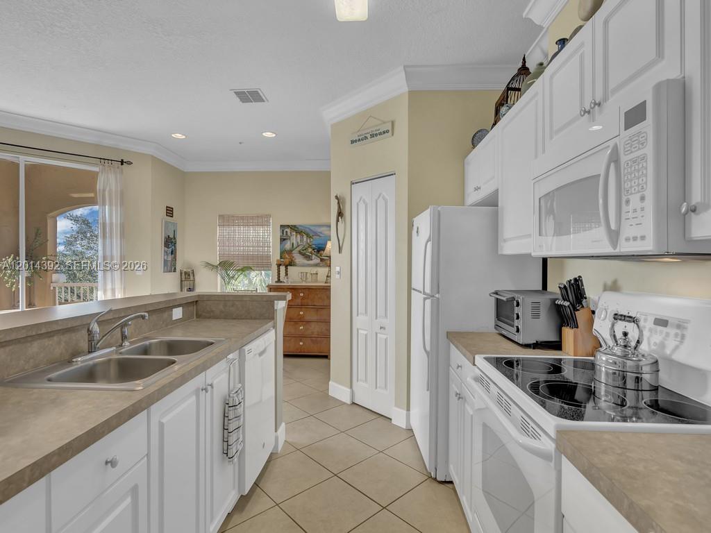 5035 Fairways Circle 305 Property Photo 19